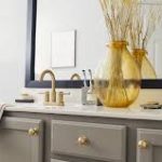 How to Match Your Bathroom Faucet With the Rest of Your Hardware