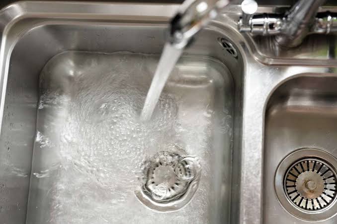 Kitchen Drain Problems That Often Start With Everyday Cooking Habits